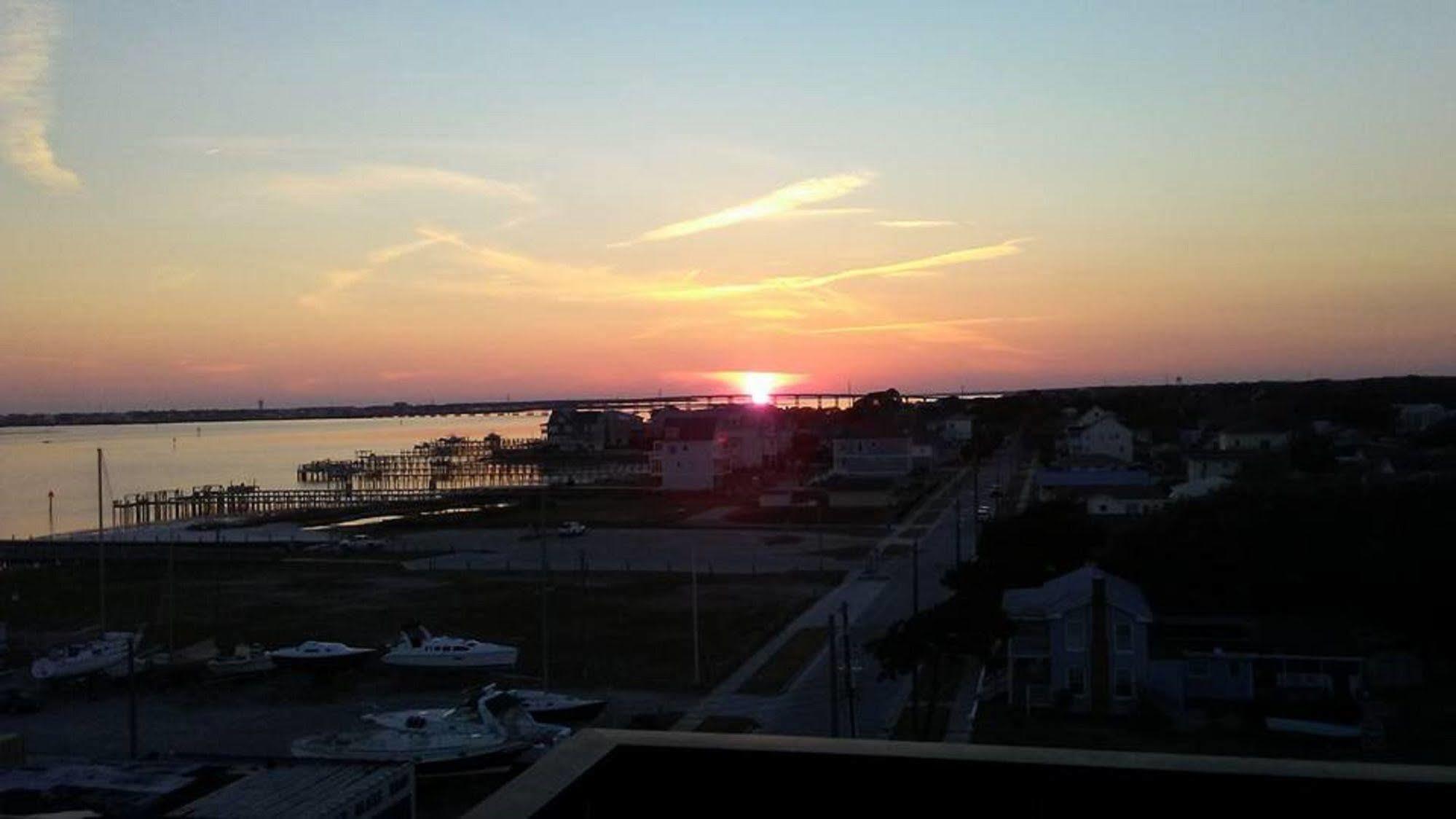 Bask Hotel At Big Rock Landing Morehead City Exterior photo